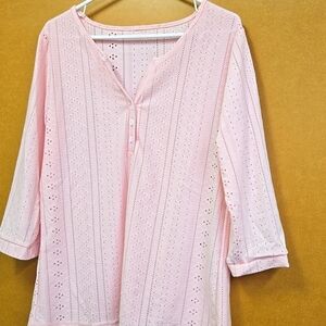 Unbranded Size M Pink 3/4 Sleeve Eyelet Design Top